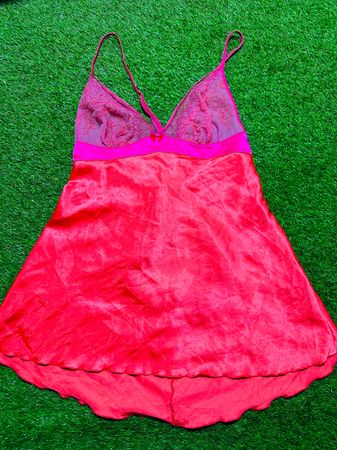 Women’s Y2K Tops (EV/25)