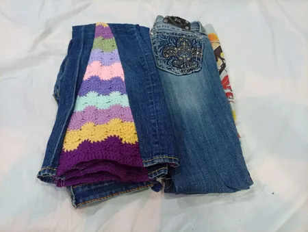 Pantalon en jean upcyclé de style mixte à marques mixtes CR11676
