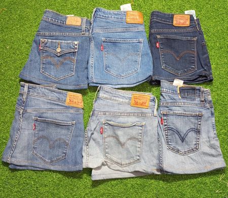 LEVI’S MINI SKIRTS (C 338)