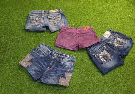 7760 - Miss me, True Religion, Rock Revival Short Upcyclé