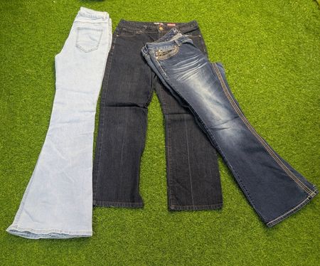 7351 - Jeans a zampa d'elefante senza marca