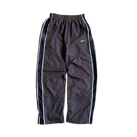 Mélanger des pantalons de jogging de marque authentique