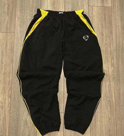 AUTHENTIC NIKE BAGGY 2000'S STYLE TRACK PANTS