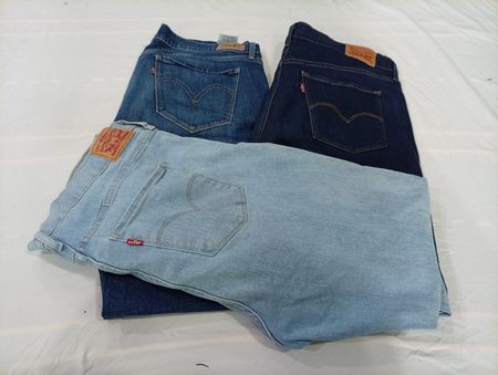 CR11065 Vintage Levi’s Women’s Jeans