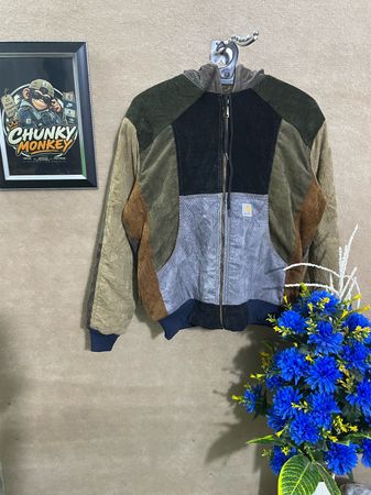 Jaqueta com capuz de veludo cotelê Carhartt reciclada 🐒