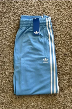 Çlassical Vintage ẞåggy Adidas Trackpants ✨