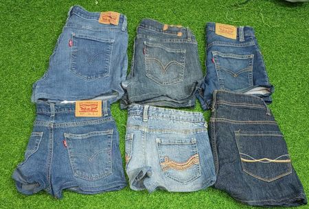 RUE 21 AND OTHER MIX BRANDS MINI SHORTS (C 260)