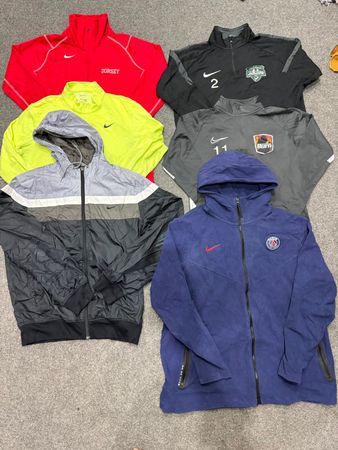 Nike vestes en nylon et de survêtement