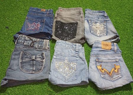 NO BOUNDARIES AND OTHER MIX BRANDS MINI SHORTS (C 327)