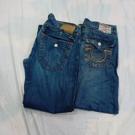 CR11543 Vintage True Religion Men’s Jeans