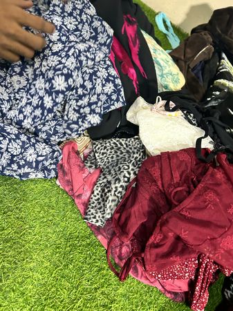 Custom handpick Custom handpicked 12 tops and 10 skirts