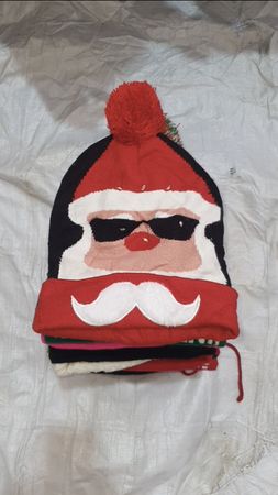 Crismis wool caps