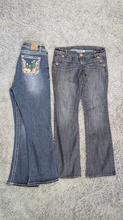 ***Y2K Embroidered Flare Jeans – Trendy Retro Denim Collection
