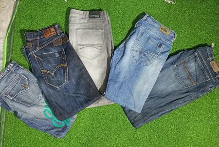 EXPRESS JEANS E OUTRAS MARCAS MIX DE JEANS (A 239)