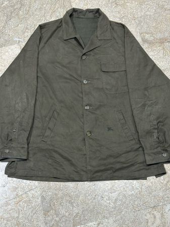 Veste courte Burberry. 3 pièces. Classe A 5 pièces. Classe B