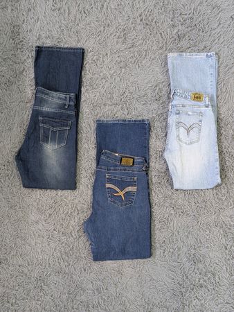 ***Y2K Embroidered Flare Jeans – 2000s Retro Denim