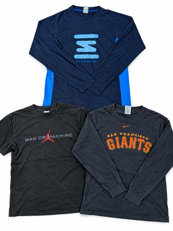 Vintage 90.s y2k Nike gharapic T shirt