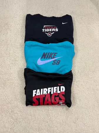 Hoodies com capuz estampados da Nike