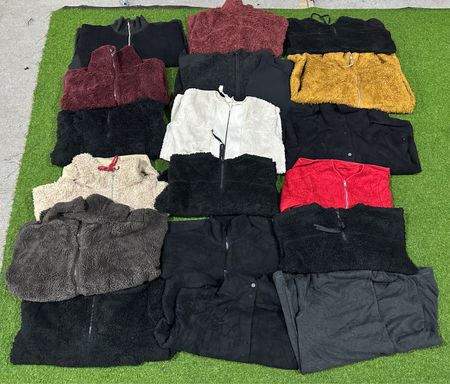 Lululemon et Alo. Veste en polaire. 14 pièces. Lululemon. 4 pièces Alo
