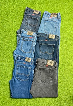 Wrangler jeans men & women id 673