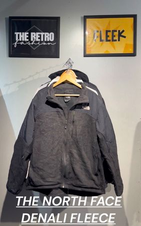 #821 THE NORTH FACE DENALI FLEECE