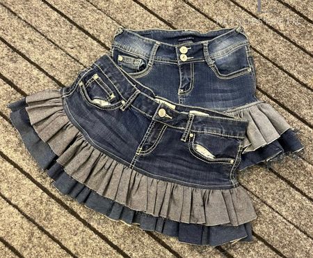 Jupe mini en denim froncé Y2K recyclé