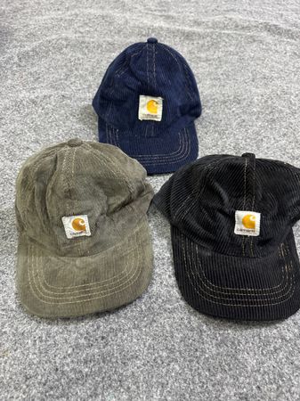 アップサイクルされたCarharttコーデュロイキャップ