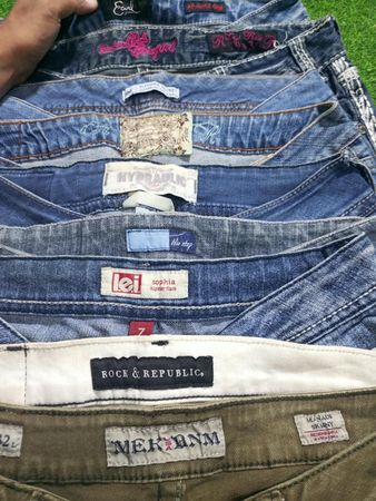 ROCK & REPUBLIC AND OTHER MIX BRANDS JEANS (B 177)