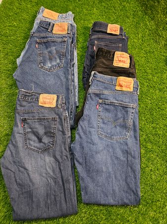 QV-0001 Levis Jeans