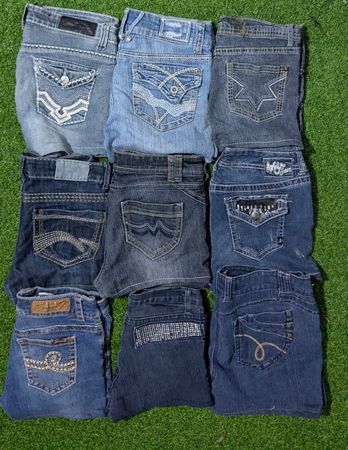 ARIYA JEANS AND OTHER MIX BRANDS MINI SHORTS (C 216)