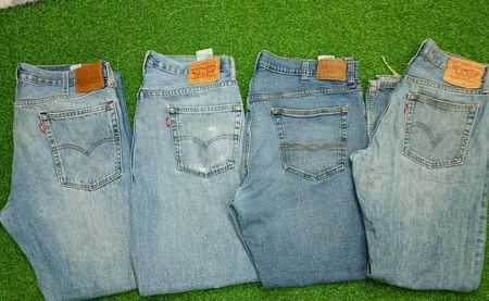 LEVI’S JEANS  (A 215)