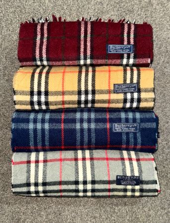 Écharpes Burberry choisies sur mesure