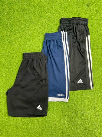 Short sportivi Adidas per uomini id654