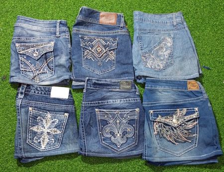 GLORIA VANDERBILT AND OTHER MIX BRANDS MINI SKIRTS (C 321)