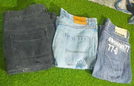 NO BOUNDARIES AND OTHER MIX BRANDS PANTALONES CORTOS (D 279)