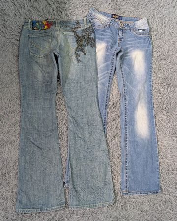 ***Y2K Embroidered Flare Jeans – Trendy Women’s Denim