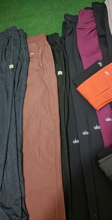 Alo und Vuori Leggings