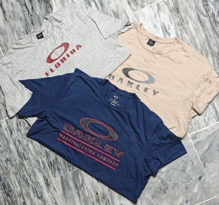 Oakley Tshirt