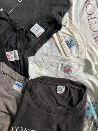 Vintage 90s/Y2K Graphic T-Shirt Bundle