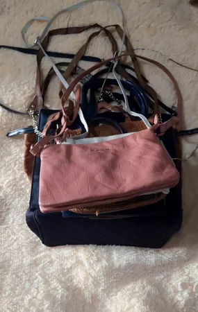 Stylish Handbag Collection – Multi-Pack Clearance